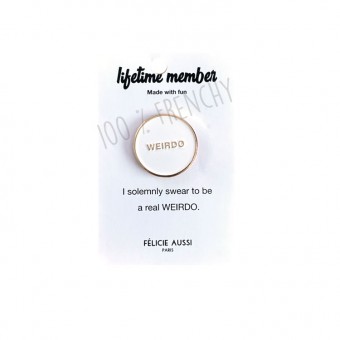 Weirdo Félicie pin too, white