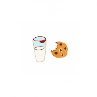 Pin's Cookie et verre de...